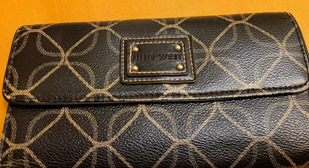 Nine West ladies wallet